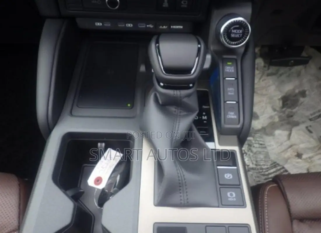 Toyota Land Cruiser Prado 2.8 2024 White