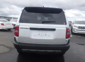 Toyota Land Cruiser Prado 2.8 2024 White
