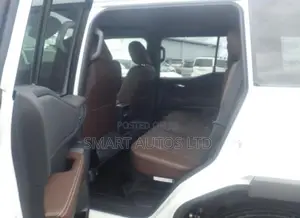 Toyota Land Cruiser Prado 2.8 2024 White