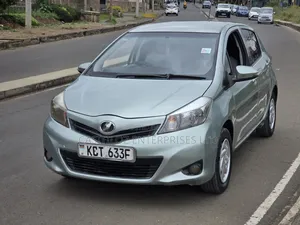 Toyota Vitz 1.3 AWD 3dr 2012 Green