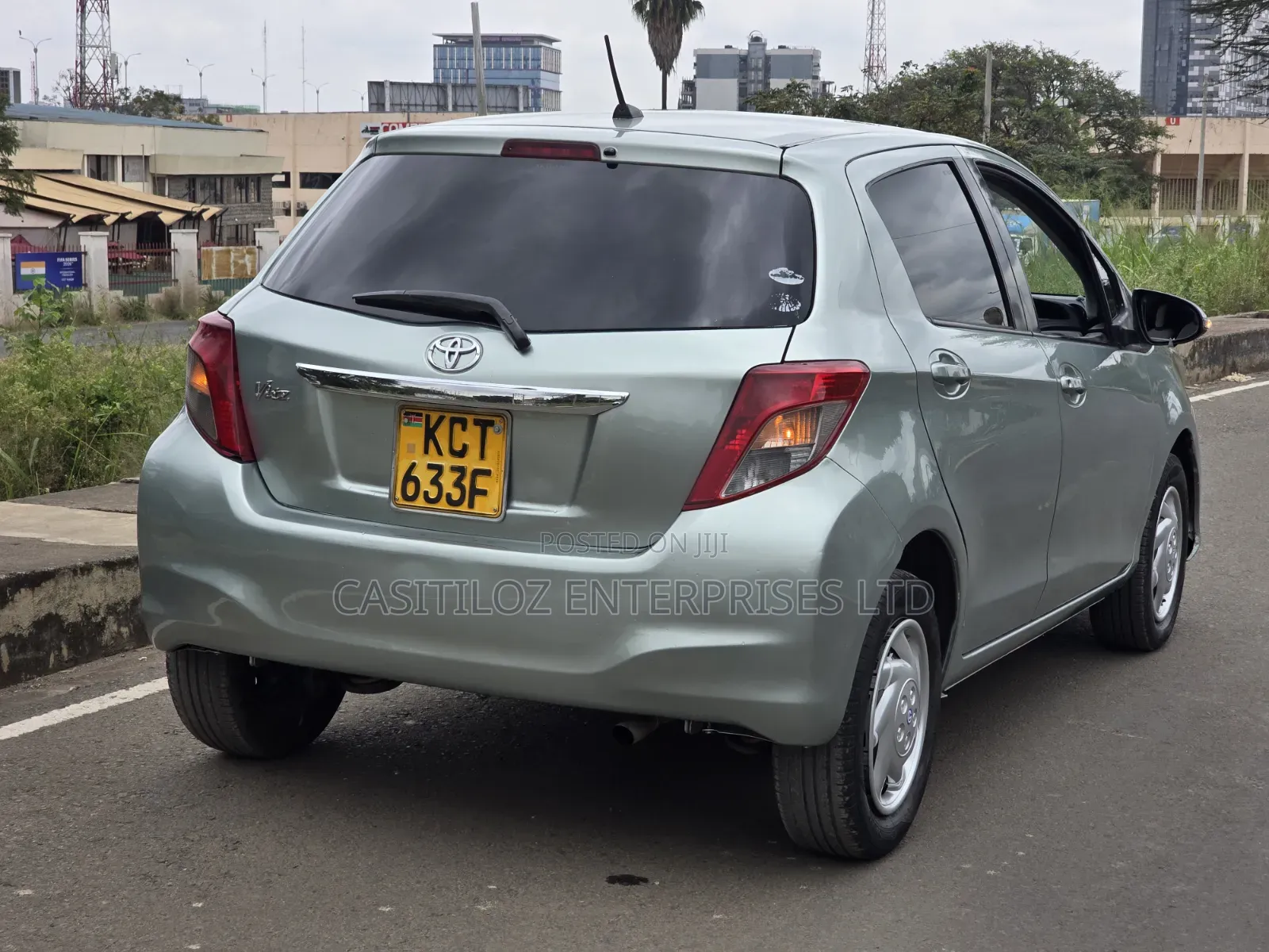 Toyota Vitz 1.3 AWD 3dr 2012 Green