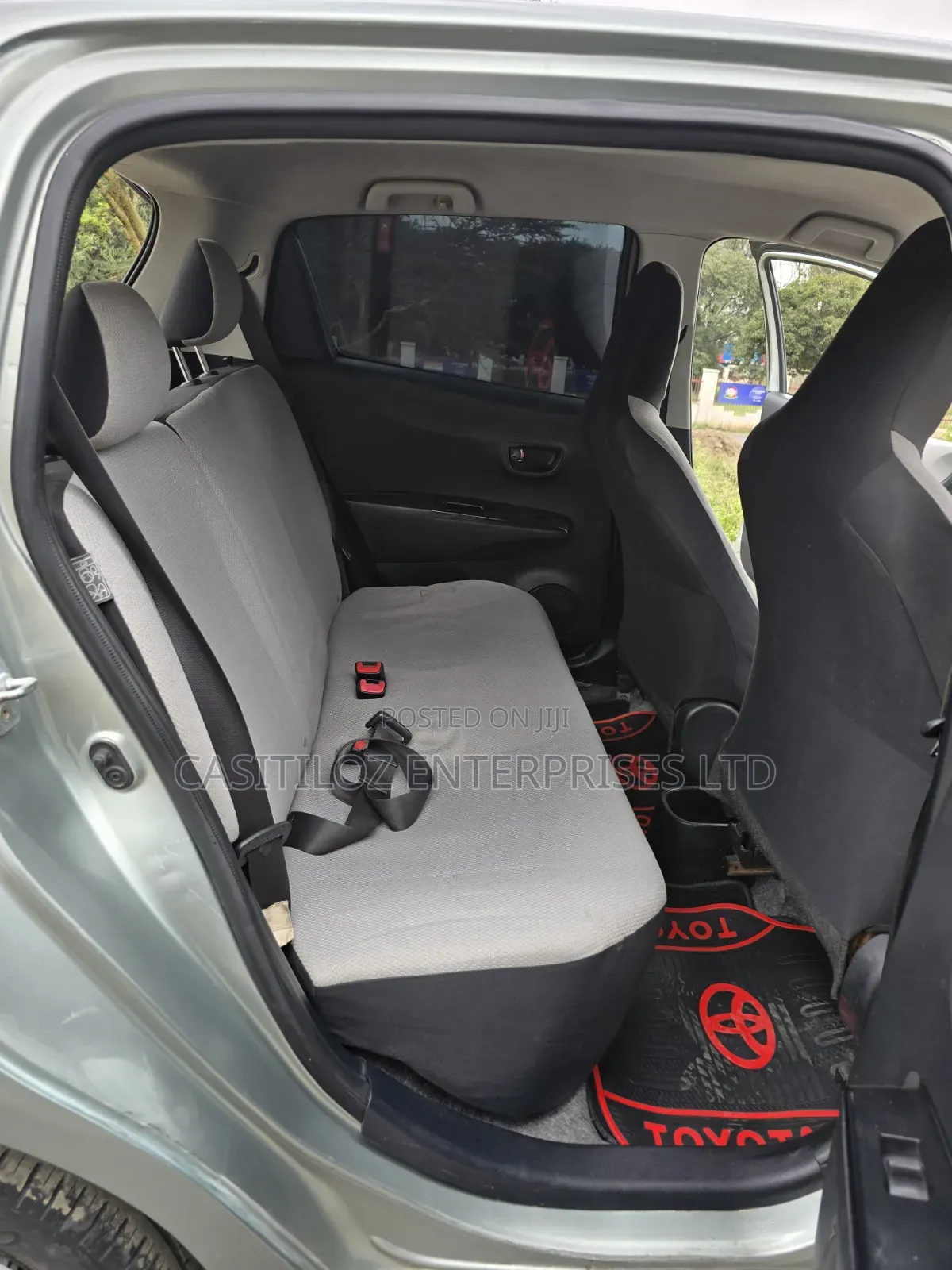 Toyota Vitz 1.3 AWD 3dr 2012 Green