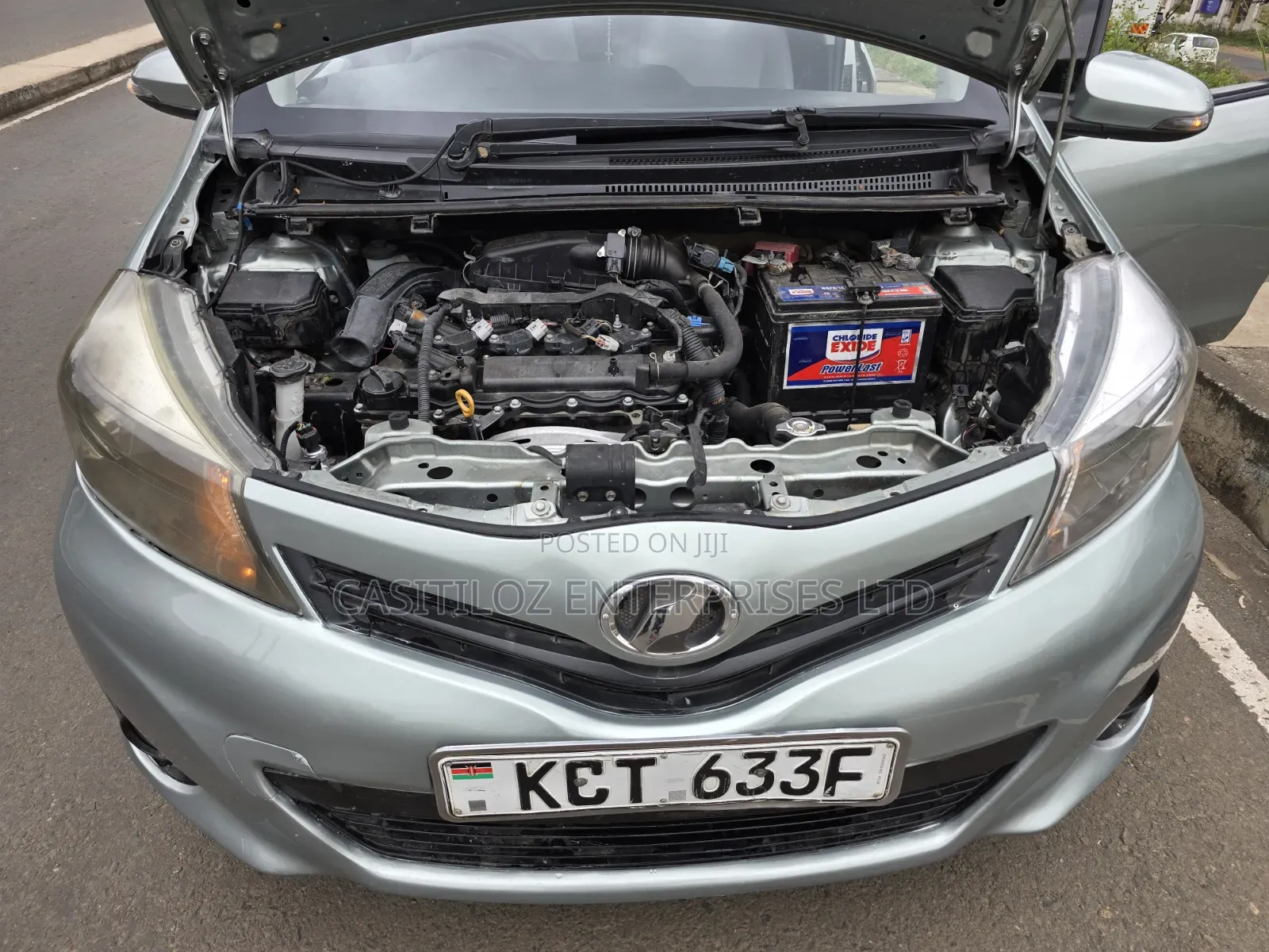 Toyota Vitz 1.3 AWD 3dr 2012 Green