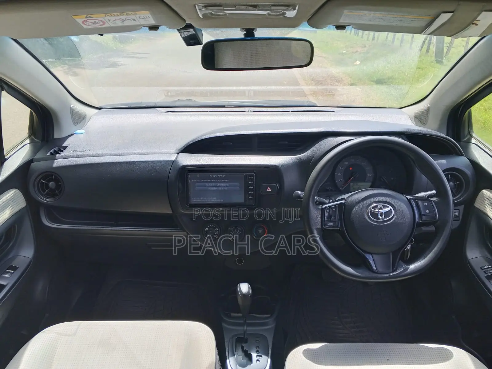 Toyota Vitz 2017 Silver