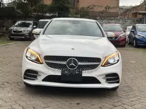 Mercedes-Benz C200 2019 Pearl