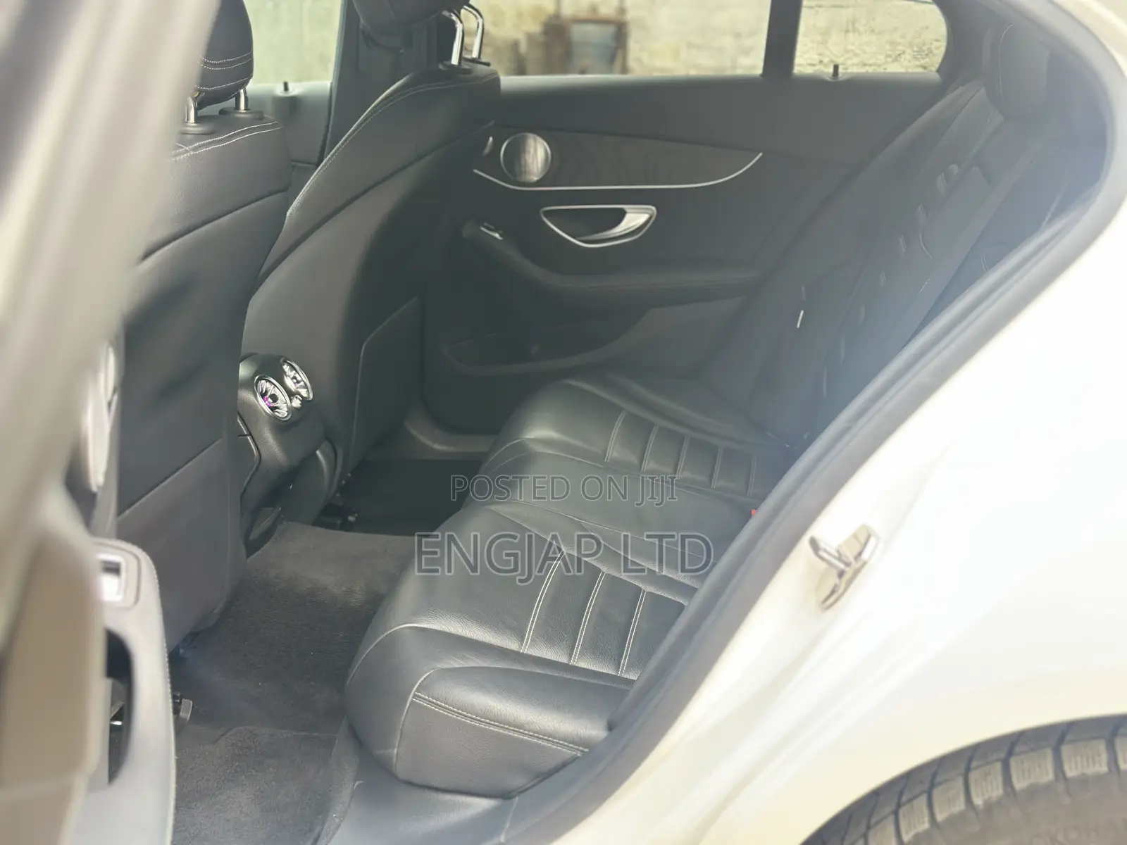 Mercedes-Benz C200 2019 Pearl