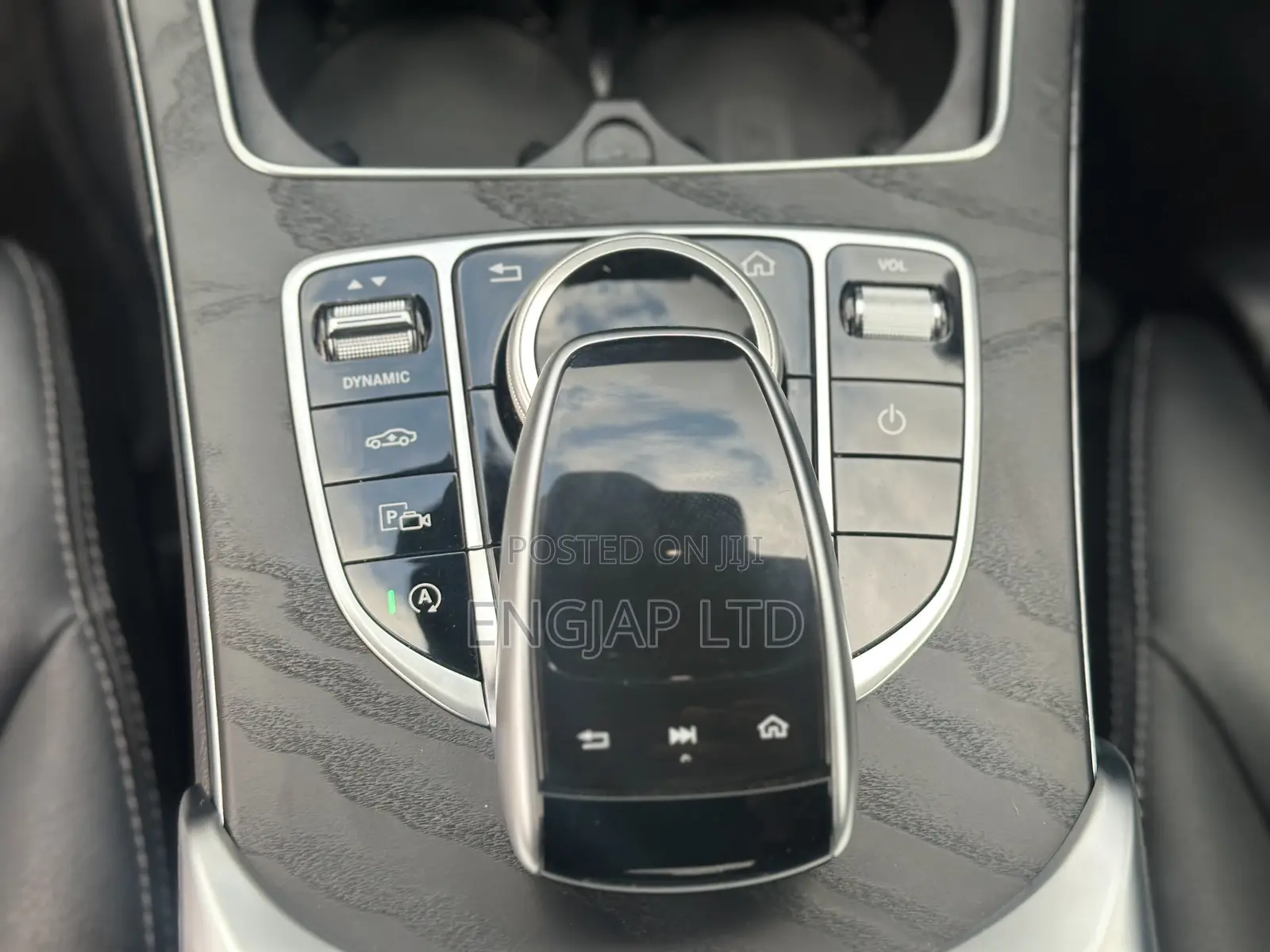 Mercedes-Benz C200 2019 Pearl