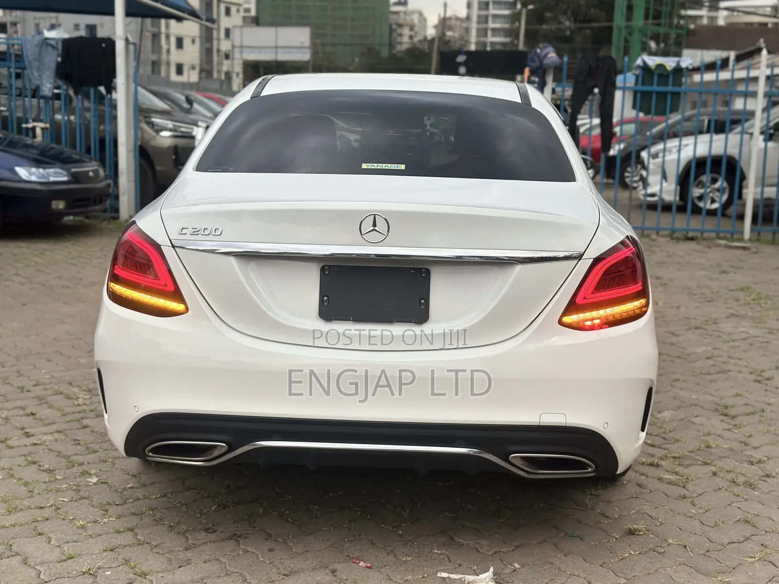 Mercedes-Benz C200 2019 Pearl