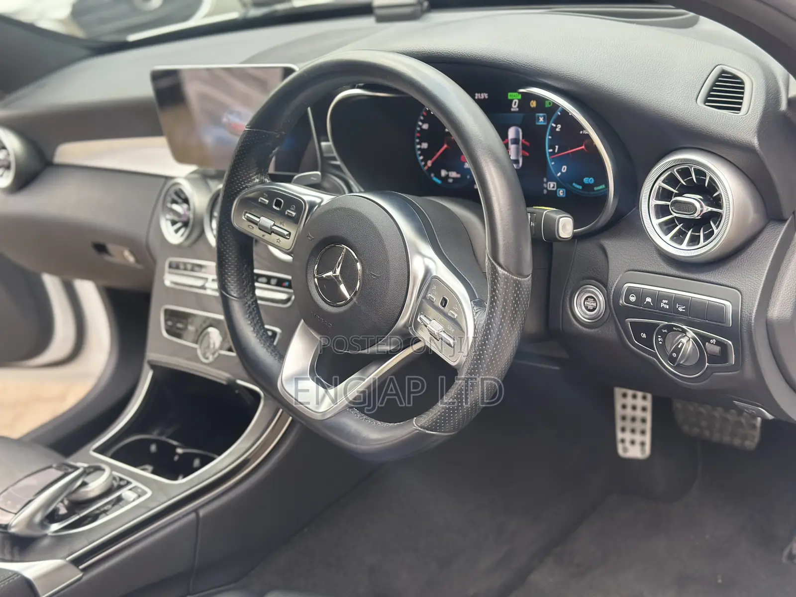 Mercedes-Benz C200 2019 Pearl