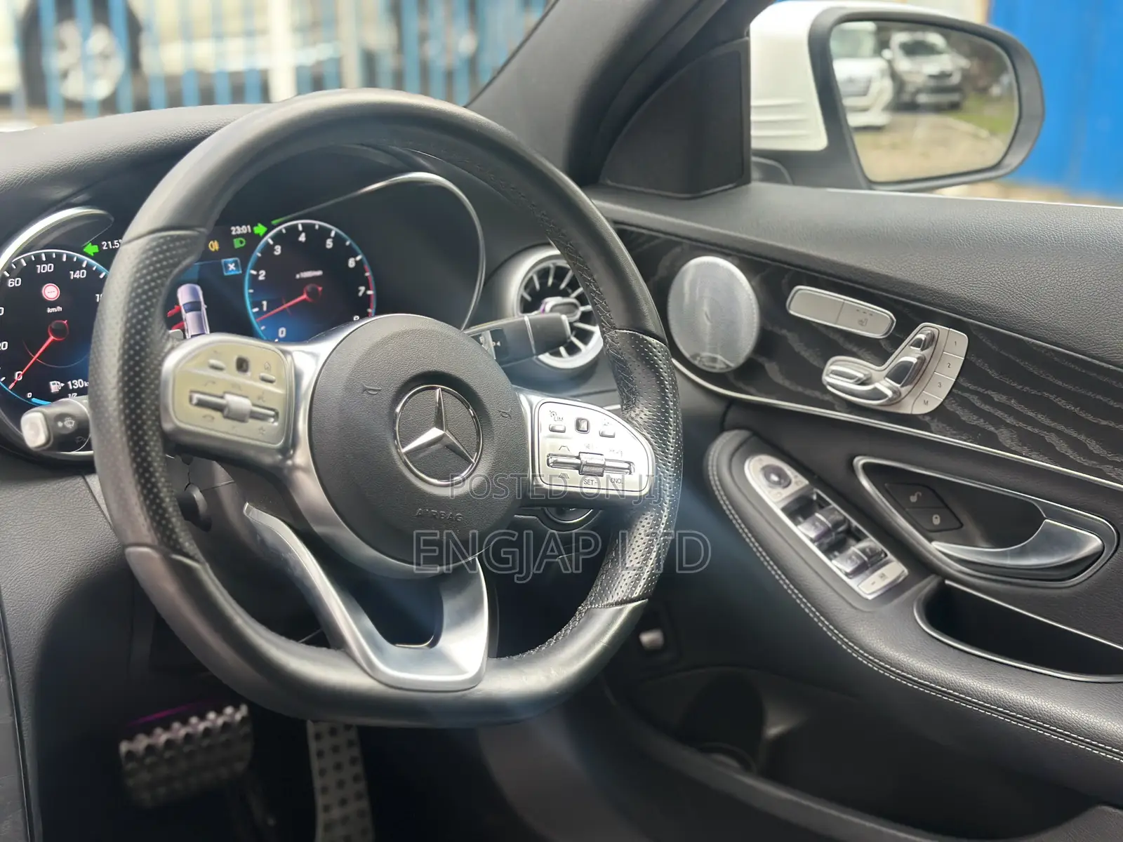 Mercedes-Benz C200 2019 Pearl