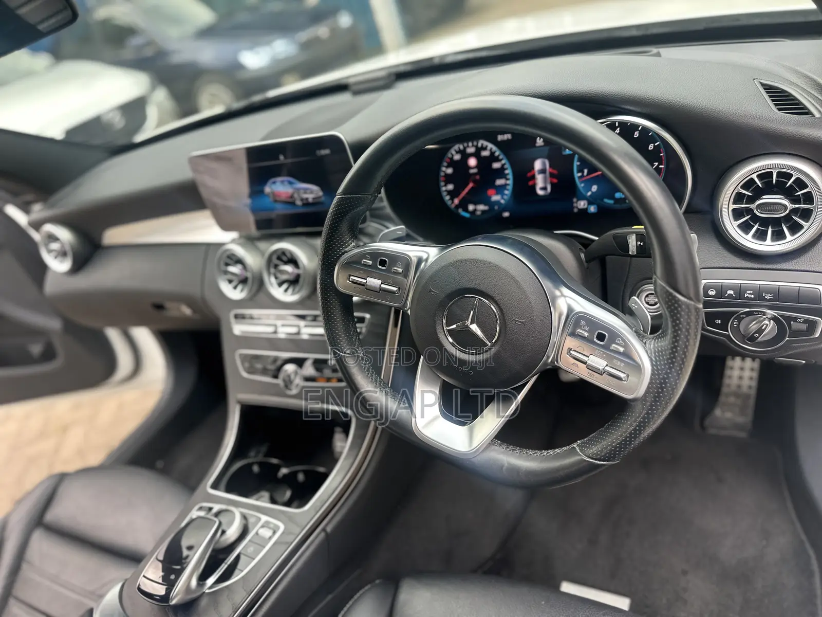 Mercedes-Benz C200 2019 Pearl