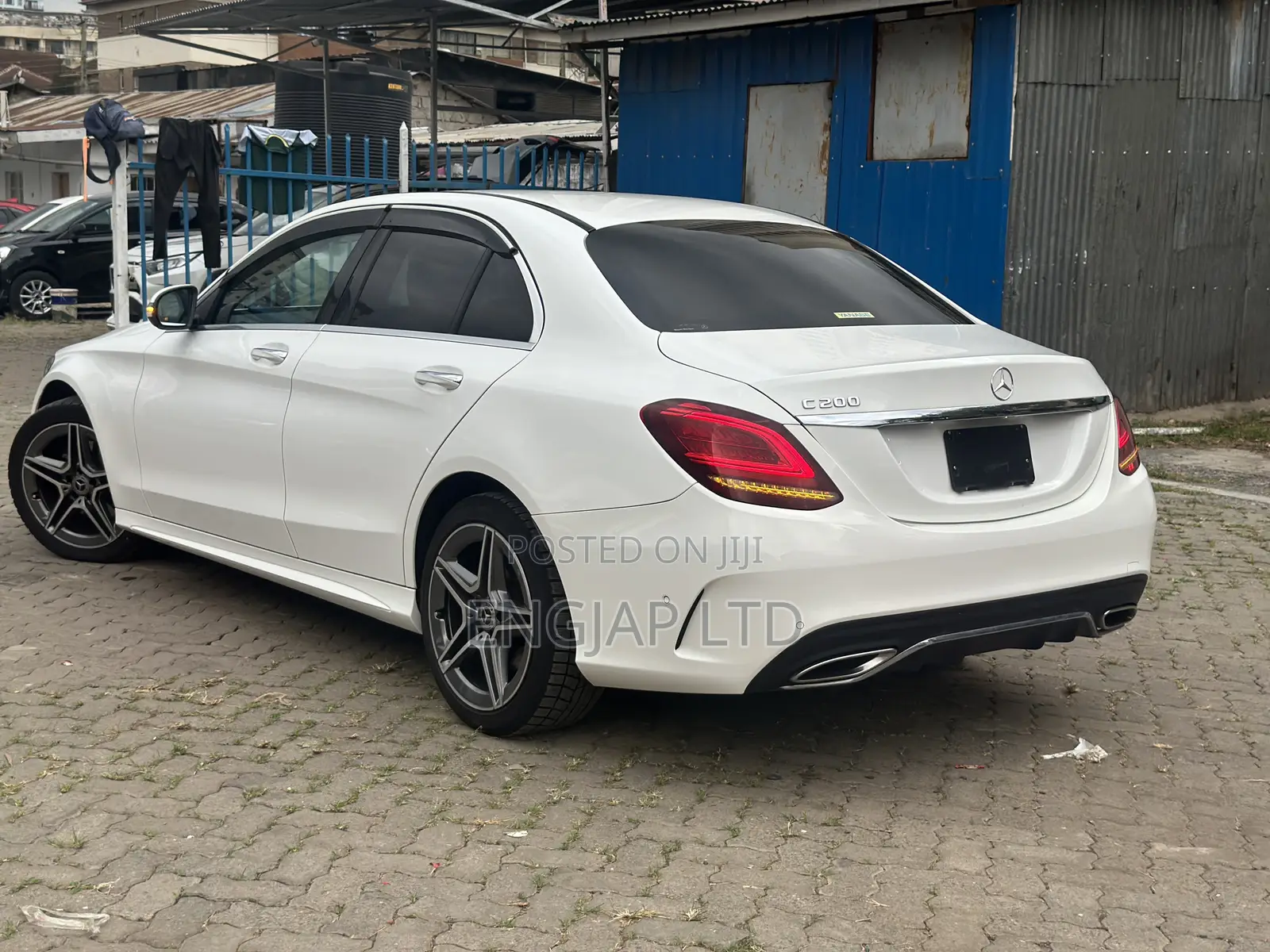 Mercedes-Benz C200 2019 Pearl