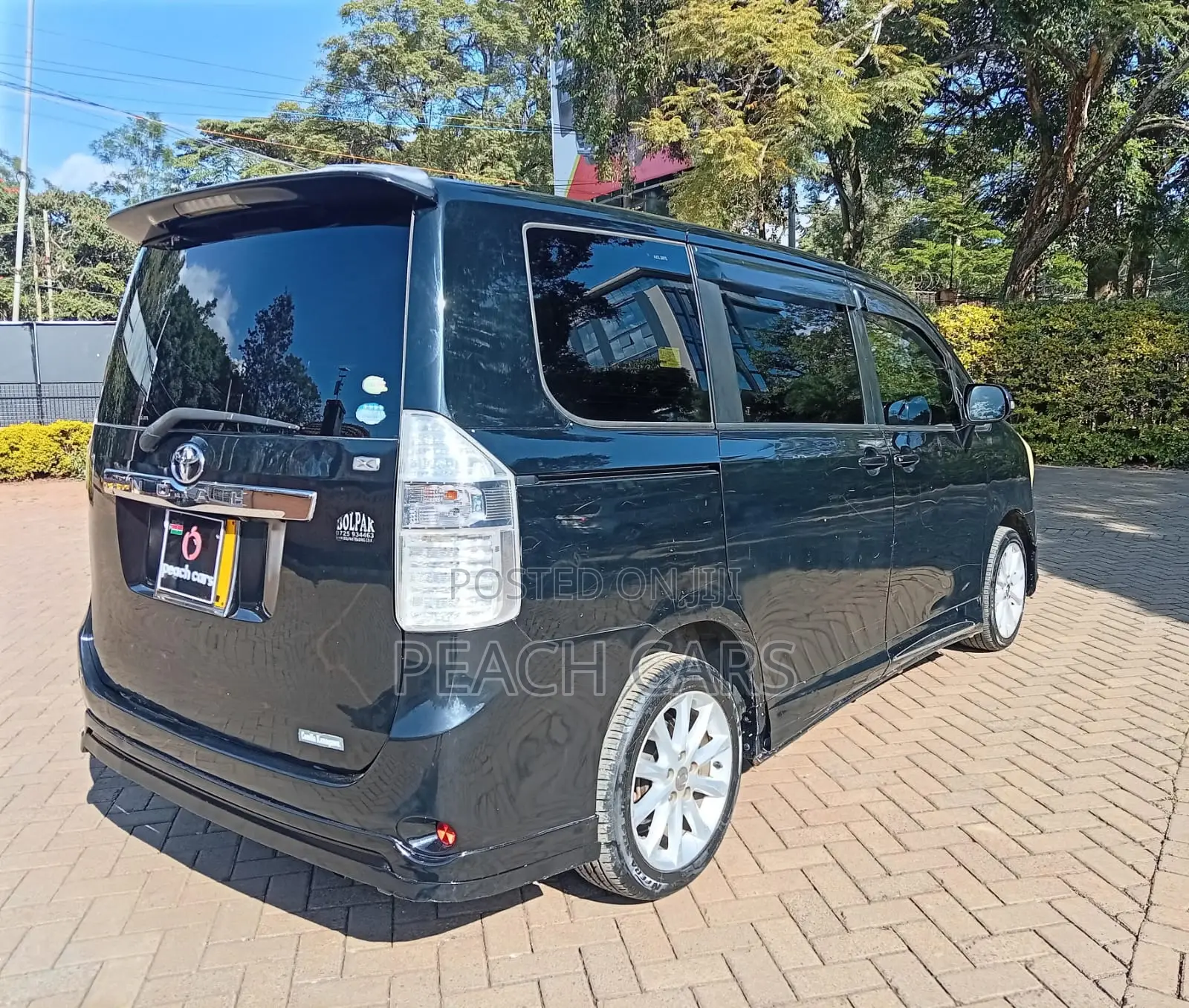 Toyota Noah 2010 Black