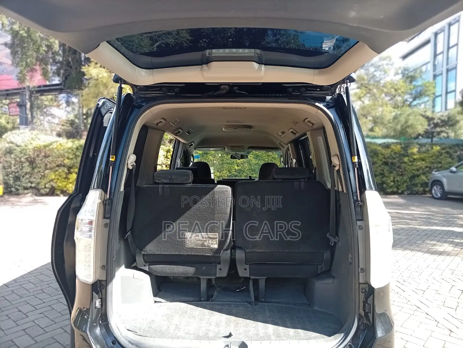 Toyota Noah 2010 Black