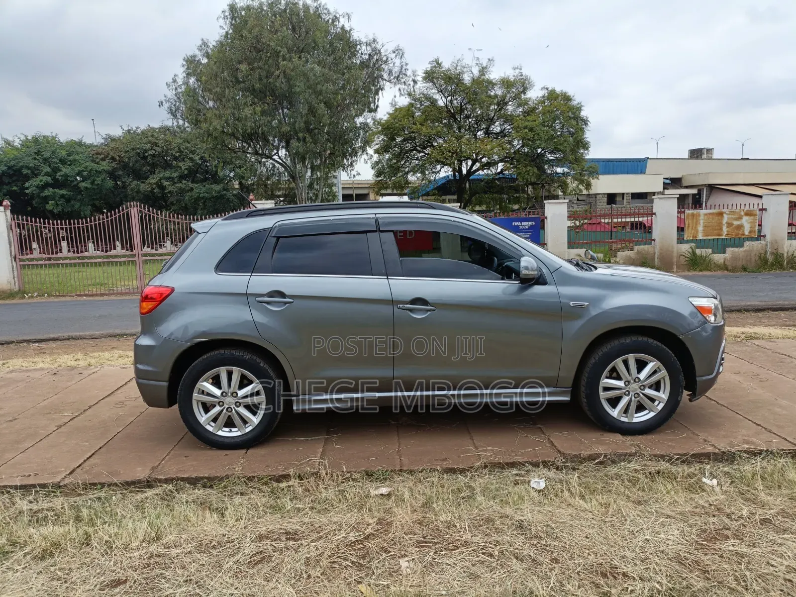 Mitsubishi RVR 2010 Silver