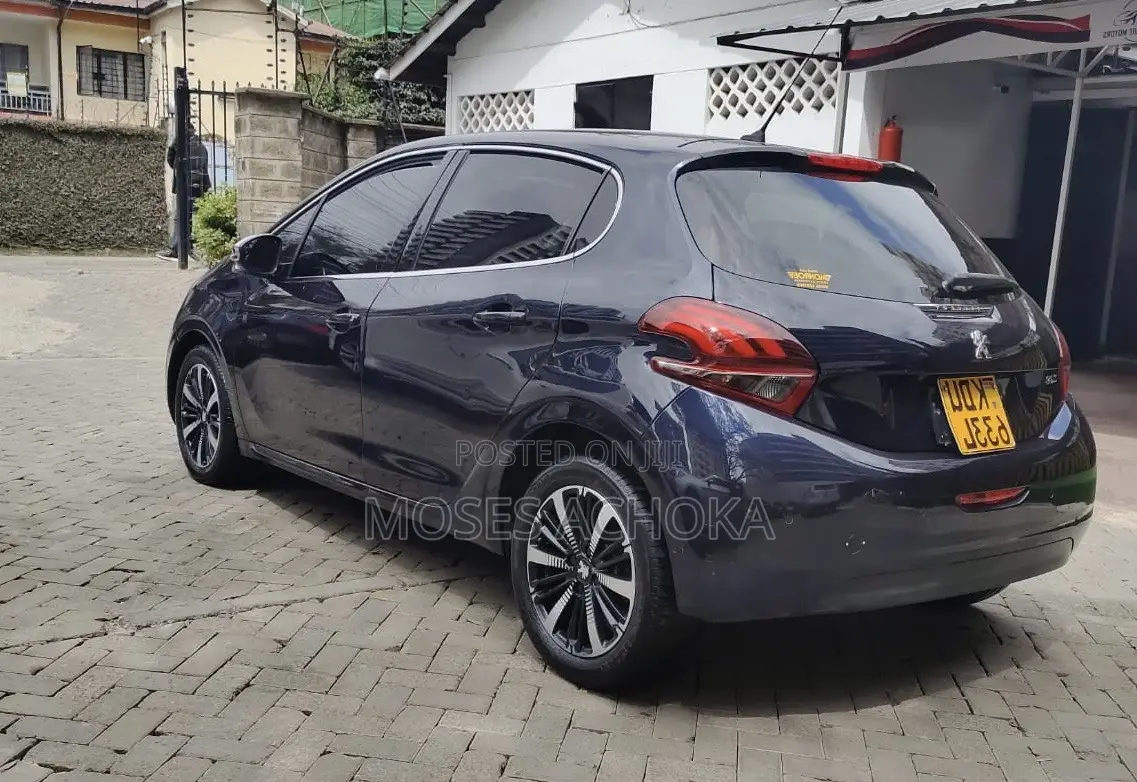 Peugeot 208 2018 Blue
