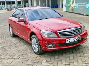 Mercedes-Benz E200 2010 Red