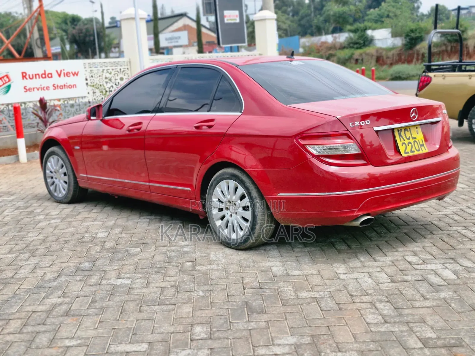 Mercedes-Benz E200 2010 Red