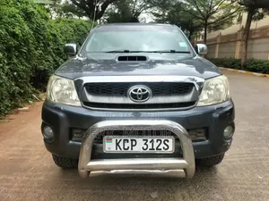 Toyota Hilux 2011 Gray