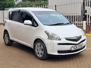 Toyota Ractis 2009 White