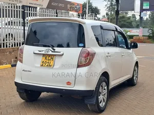 Toyota Ractis 2009 White