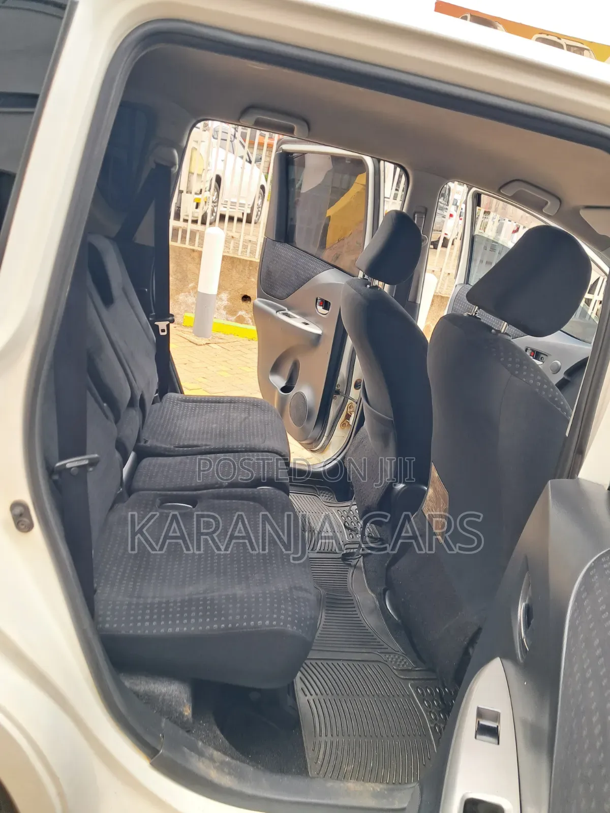 Toyota Ractis 2009 White