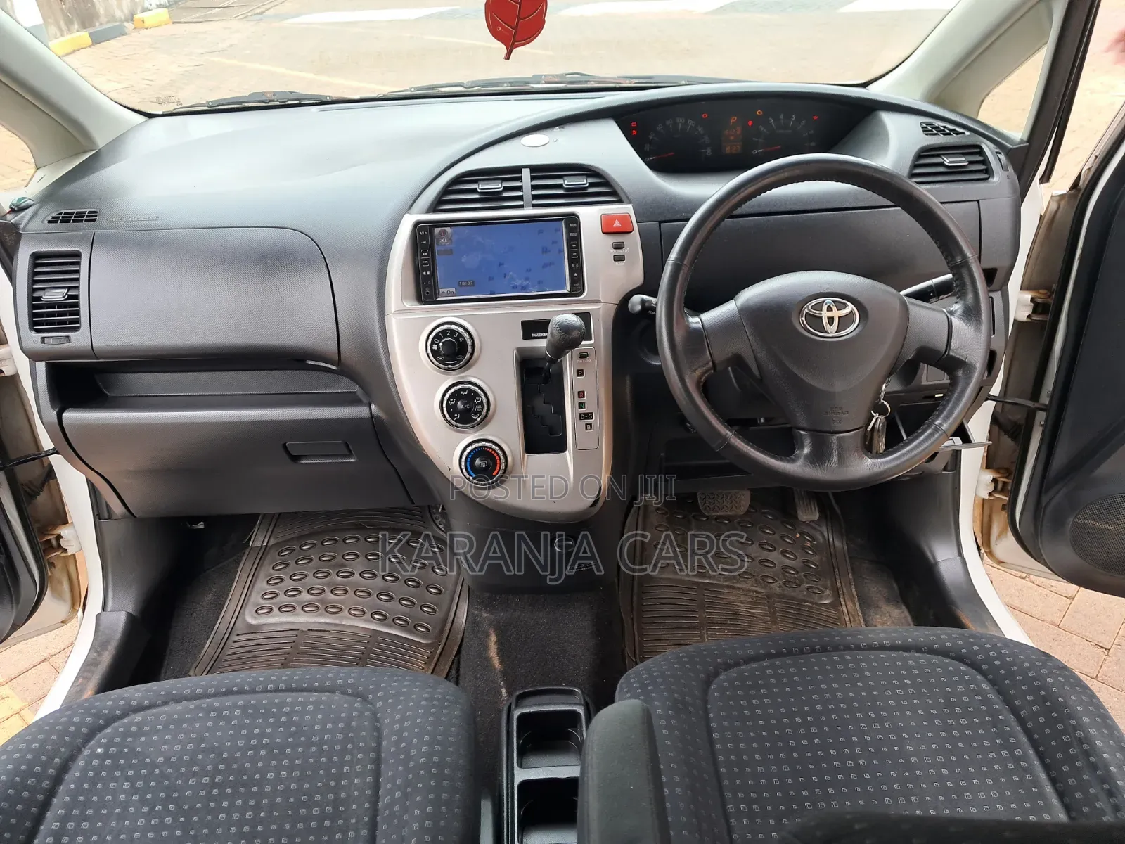 Toyota Ractis 2009 White