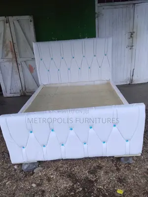 White Chester Bed
