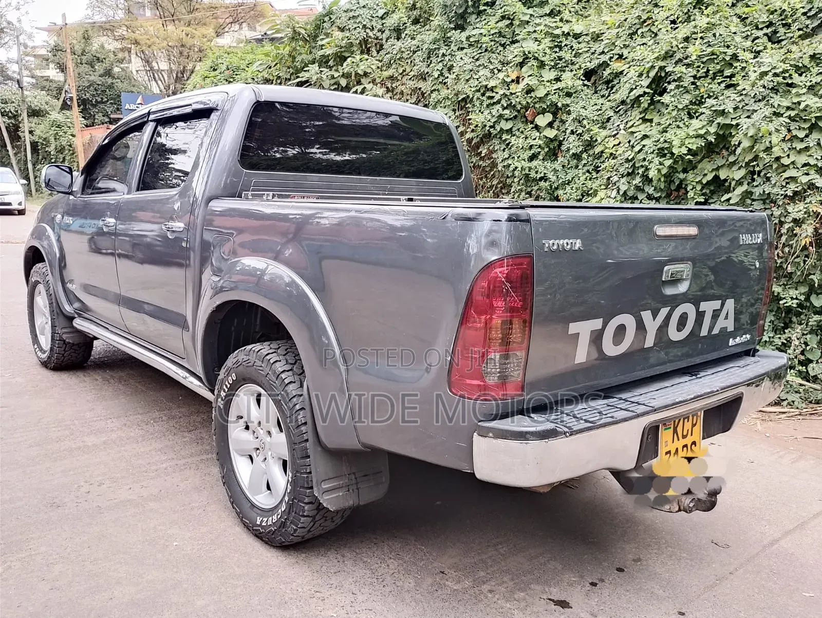 Toyota Hilux 2011 Gray