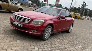Mercedes-Benz C200 2010 Red