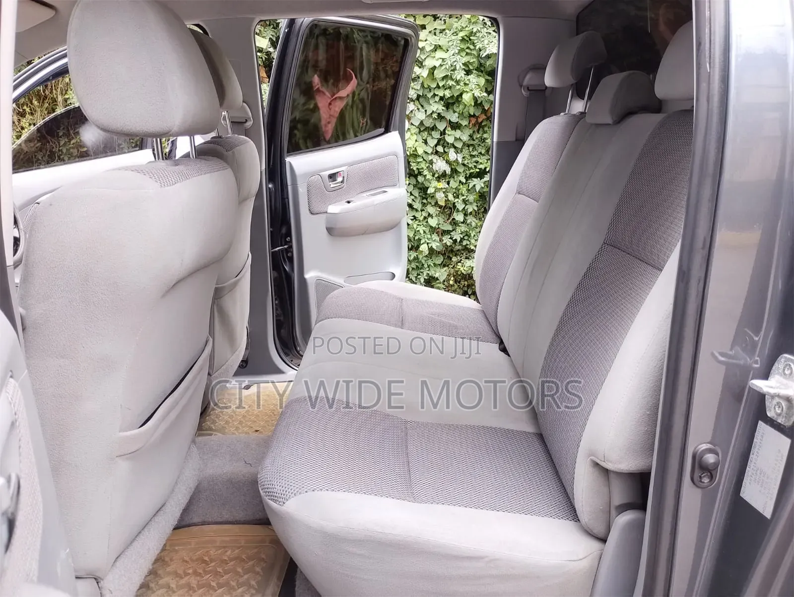 Toyota Hilux 2011 Gray