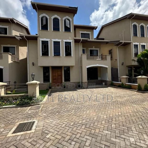 5bdrm Townhouse/Terrace in Muthangari for sale