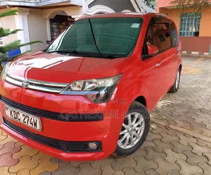 Toyota Spade 2014 Red