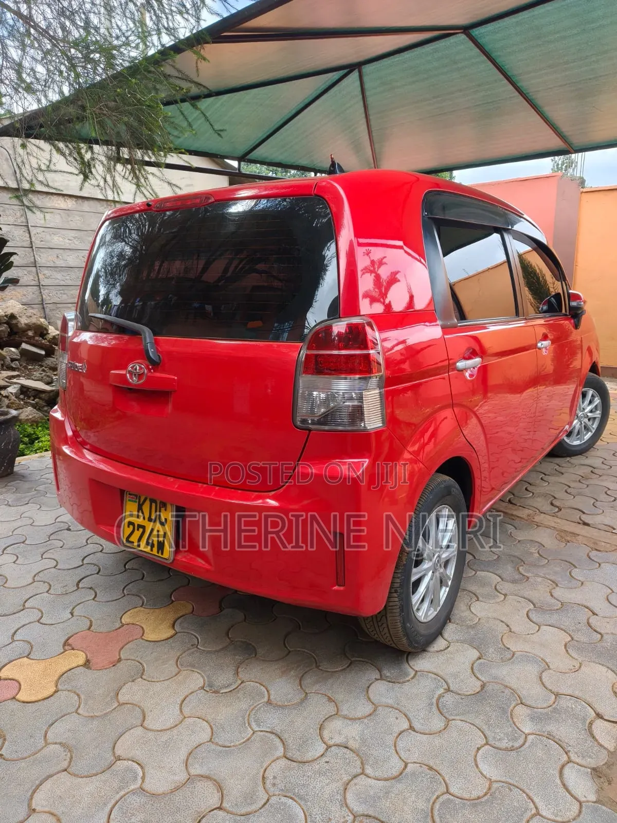 Toyota Spade 2014 Red