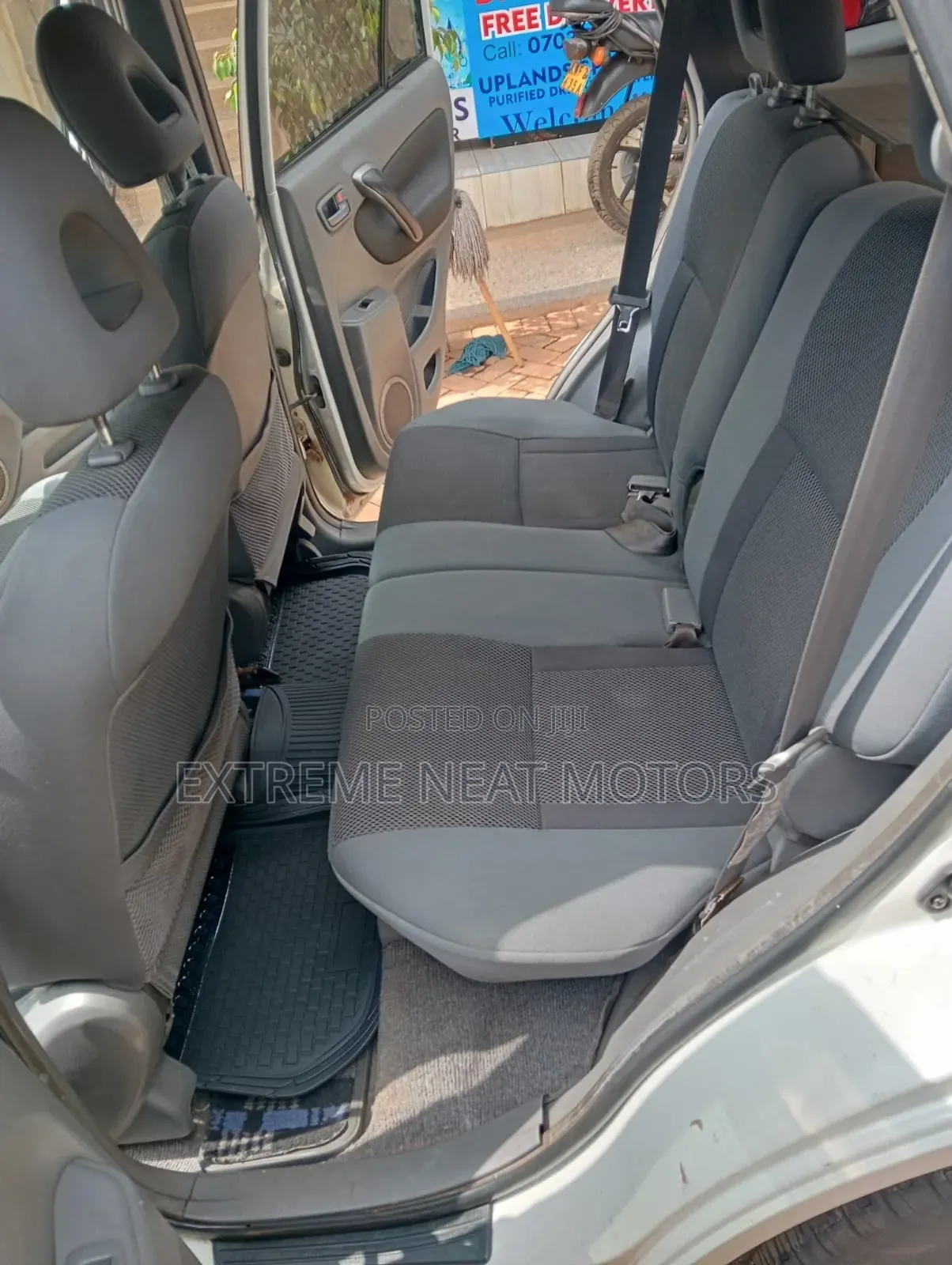 Toyota RAV4 2002 White