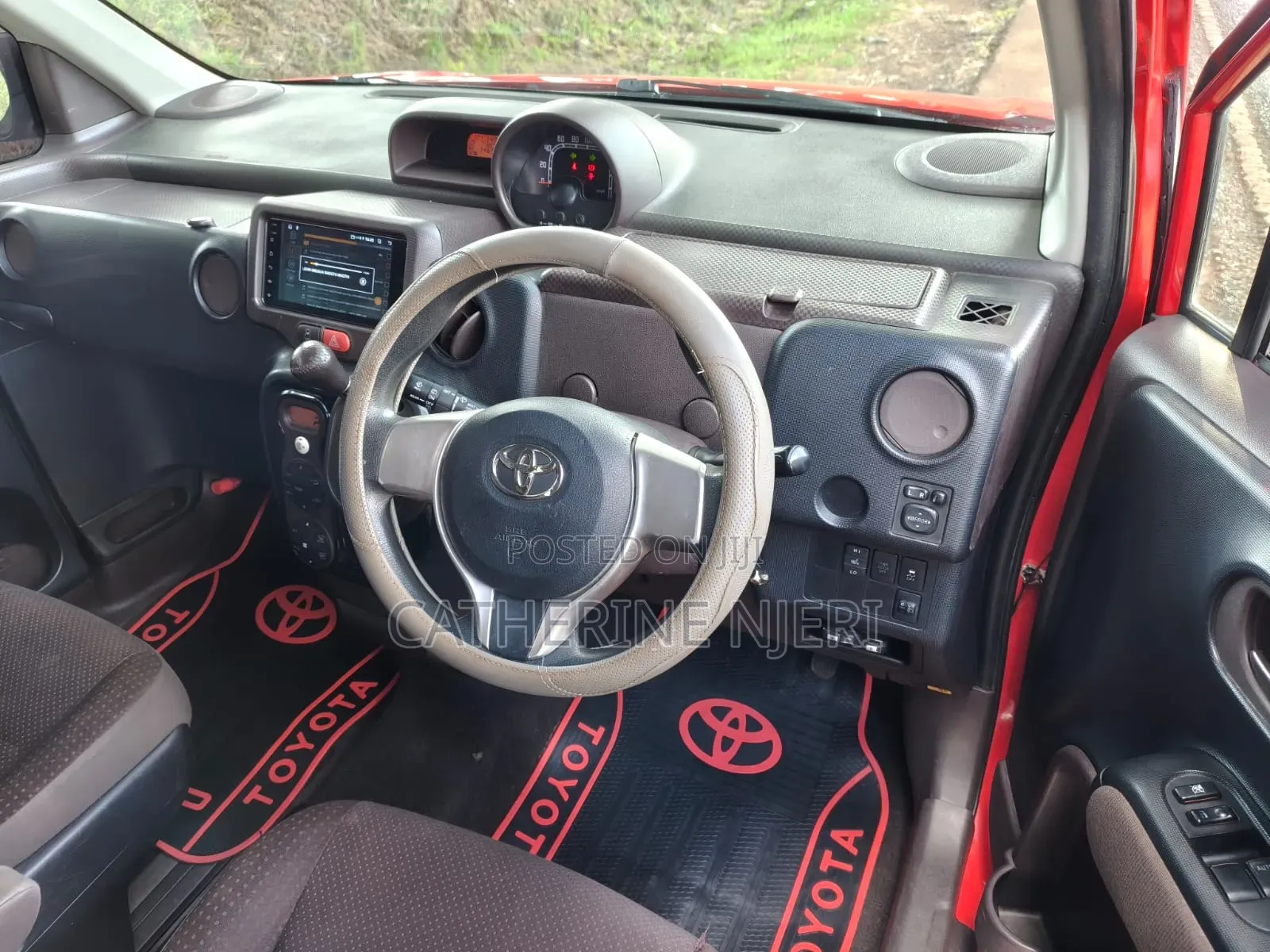 Toyota Spade 2014 Red