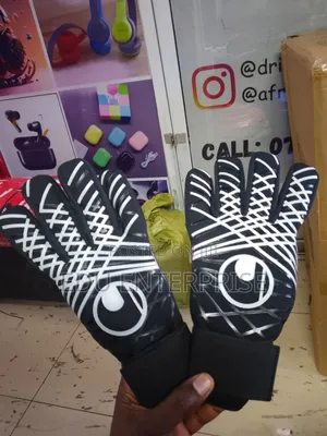 High Quality Goalkeepers Original Gloves
