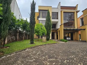 5bdrm Townhouse/Terrace in Muthangari for sale