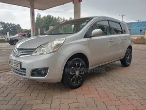 Nissan Note 2011 Silver