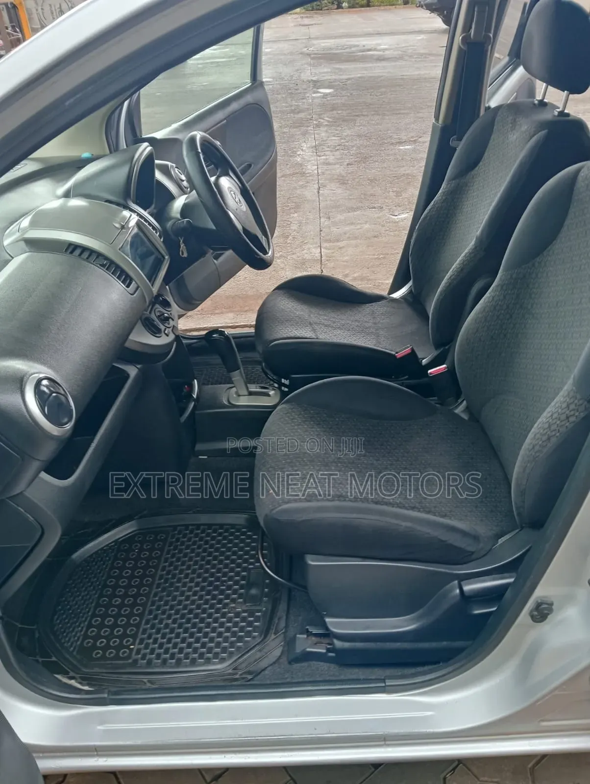 Nissan Note 2011 Silver