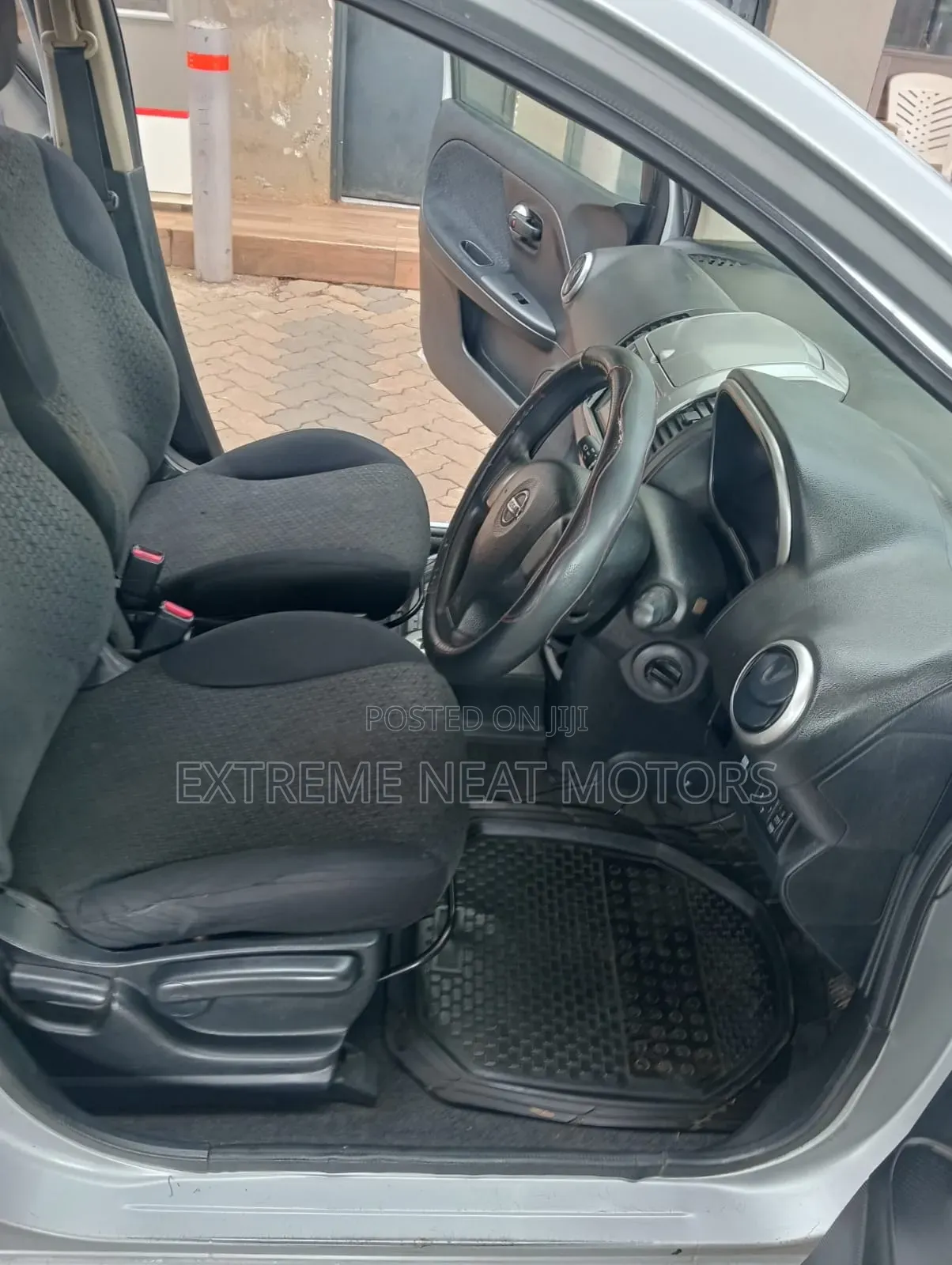 Nissan Note 2011 Silver