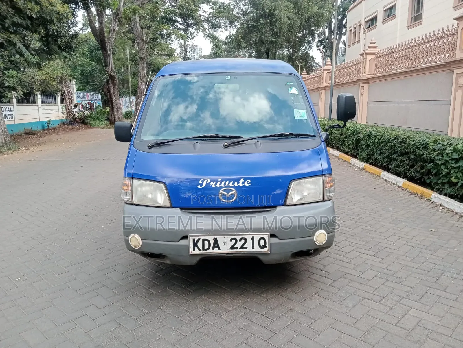 Mazda Bongo 2013 Blue