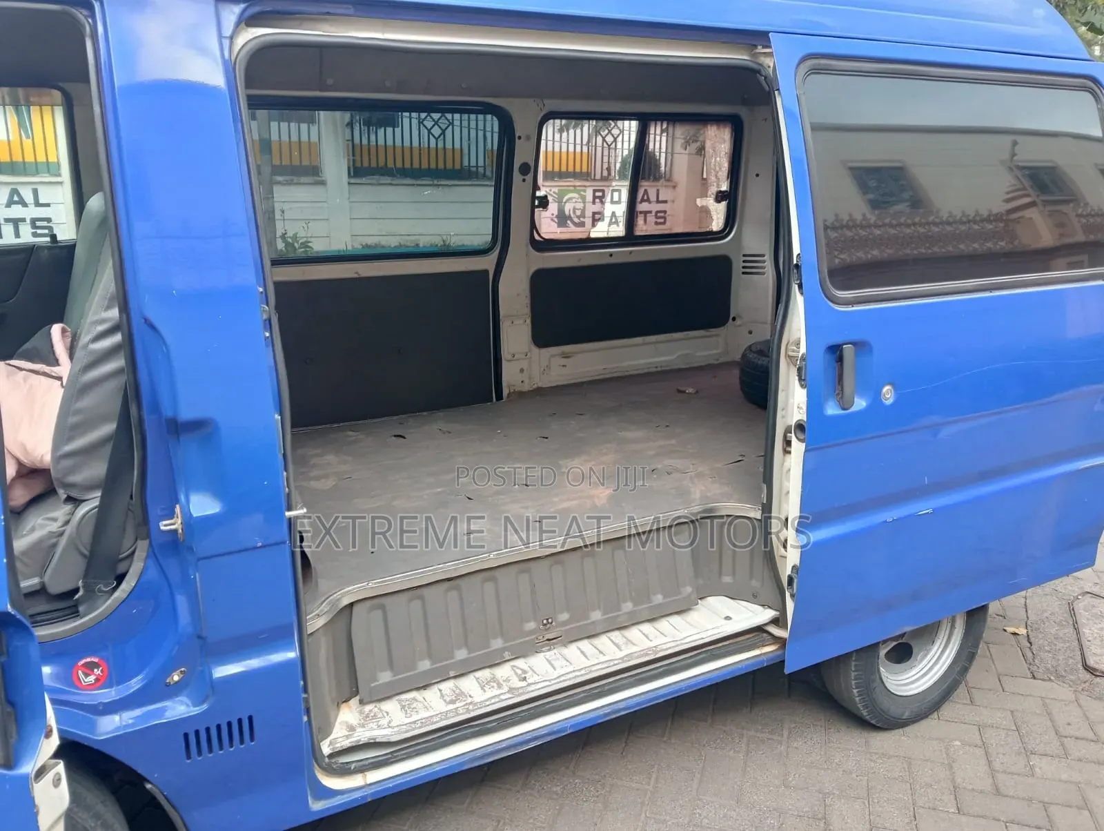 Mazda Bongo 2013 Blue