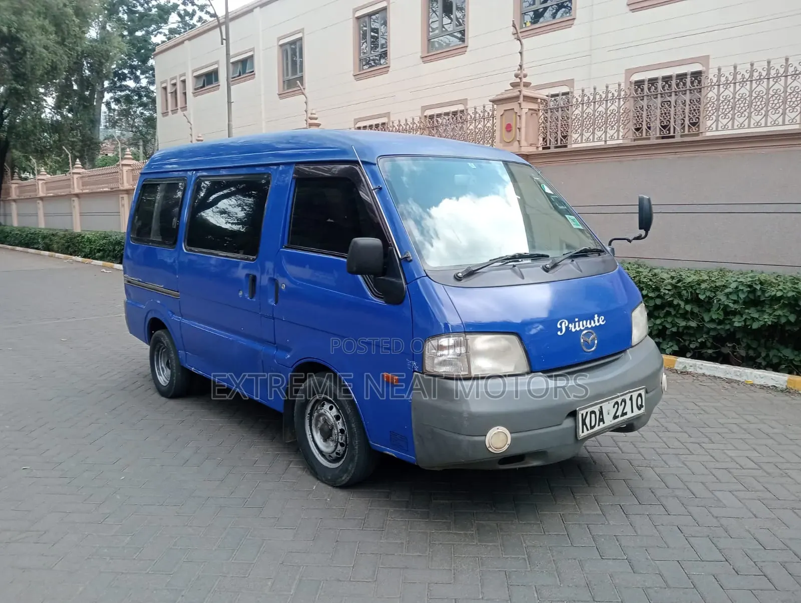 Mazda Bongo 2013 Blue