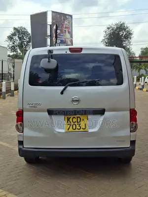 Nissan NV200 2009 Silver
