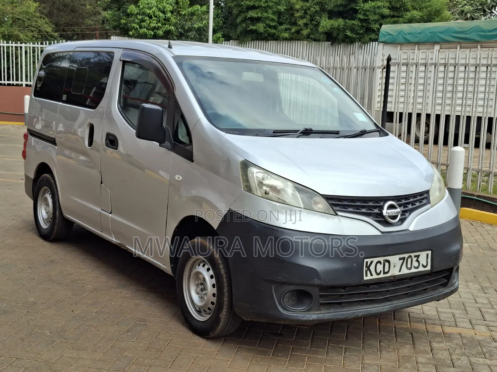 Nissan NV200 2009 Silver