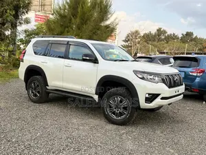 Toyota Land Cruiser Prado 2.8 2021 Pearl