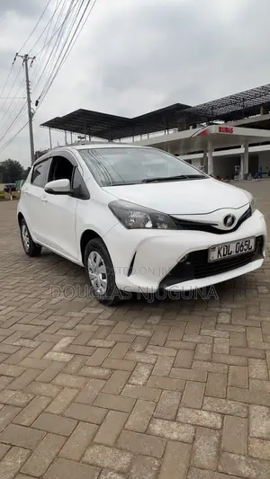 Toyota Vitz 2015 White