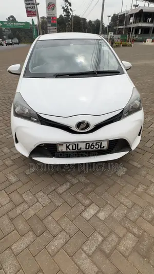 Toyota Vitz 2015 White