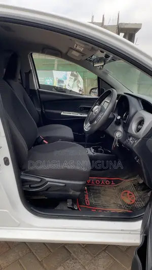 Toyota Vitz 2015 White